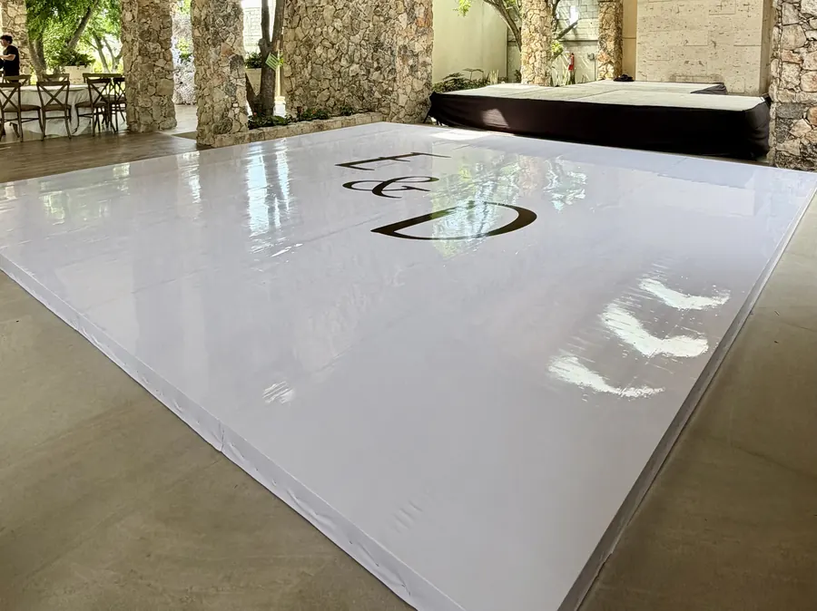 Pista de baile de charol brillante